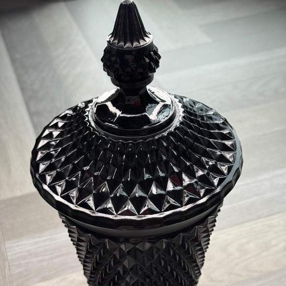 Vintage Black Tiara Cameo Glass Pedestal Candy Dish with Lid Diamond Cut Pattern - Picture 2 of 8